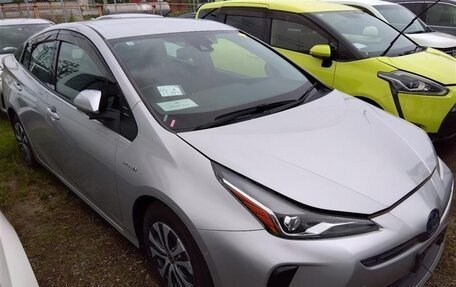 Toyota Prius IV XW50, 2019 год, 1 567 000 рублей, 1 фотография