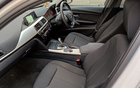 BMW 3 серия, 2017 год, 1 810 000 рублей, 14 фотография
