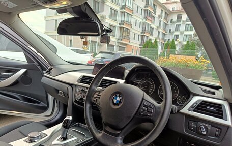 BMW 3 серия, 2017 год, 1 810 000 рублей, 12 фотография