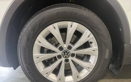 Volkswagen Tiguan II, 2021 год, 2 390 000 рублей, 10 фотография