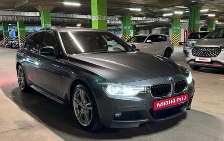 BMW 3 серия, 2018 год, 2 800 000 рублей, 2 фотография