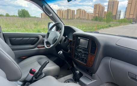 Toyota Land Cruiser 100 рестайлинг 2, 2006 год, 1 750 000 рублей, 9 фотография