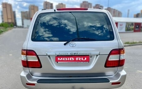 Toyota Land Cruiser 100 рестайлинг 2, 2006 год, 1 750 000 рублей, 6 фотография