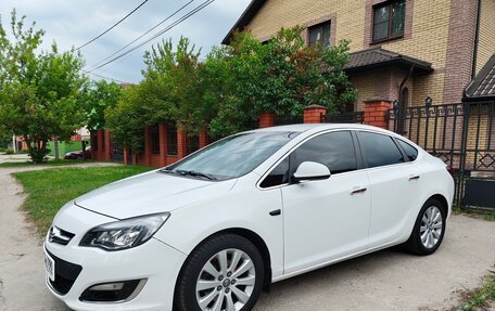 Opel Astra J, 2013 год, 930 000 рублей, 10 фотография