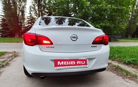 Opel Astra J, 2013 год, 930 000 рублей, 9 фотография