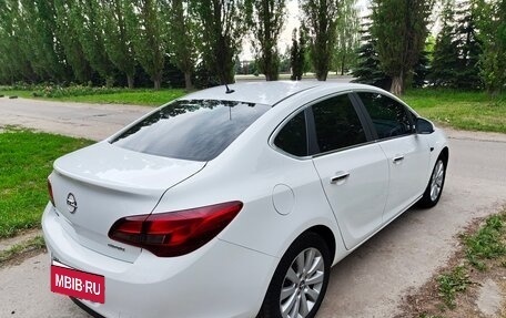 Opel Astra J, 2013 год, 930 000 рублей, 3 фотография