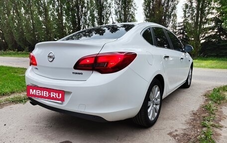 Opel Astra J, 2013 год, 930 000 рублей, 8 фотография