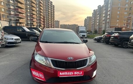 KIA Rio III рестайлинг, 2013 год, 735 000 рублей, 2 фотография