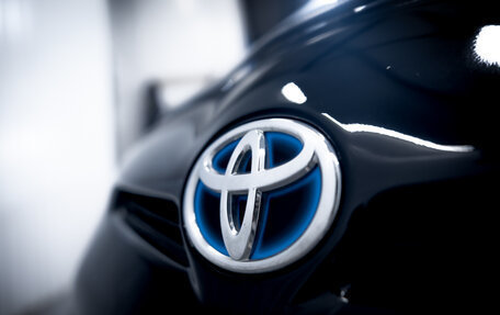 Toyota Prius, 2012 год, 1 055 000 рублей, 9 фотография