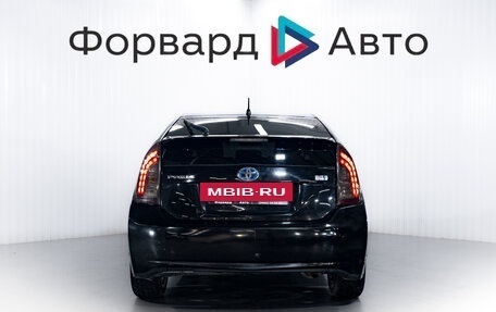 Toyota Prius, 2012 год, 1 055 000 рублей, 6 фотография