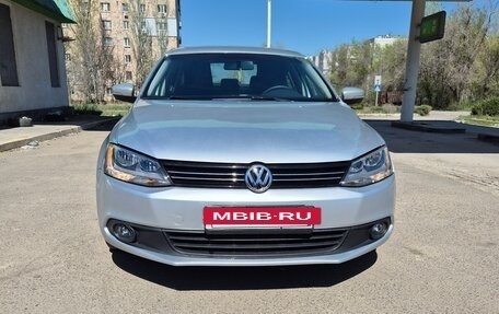 Volkswagen Jetta VI, 2013 год, 1 150 000 рублей, 2 фотография