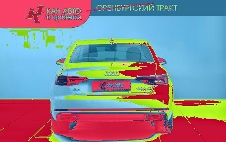 Audi A4, 2018 год, 2 050 000 рублей, 4 фотография