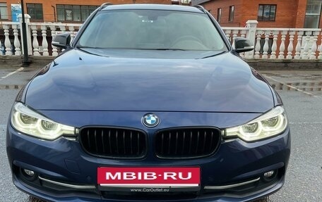 BMW 3 серия, 2017 год, 1 980 000 рублей, 4 фотография