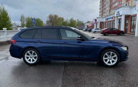 BMW 3 серия, 2017 год, 1 980 000 рублей, 11 фотография