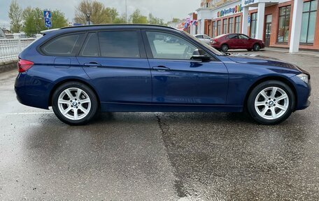 BMW 3 серия, 2017 год, 1 980 000 рублей, 13 фотография