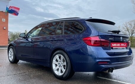 BMW 3 серия, 2017 год, 1 980 000 рублей, 10 фотография