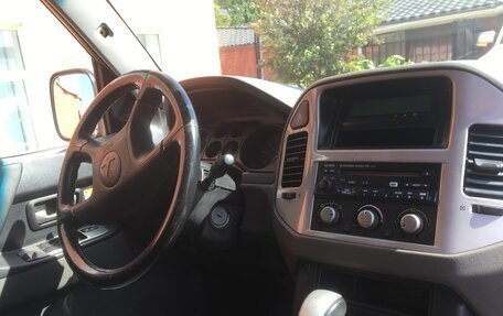 Mitsubishi Pajero III рестайлинг, 2006 год, 930 000 рублей, 2 фотография