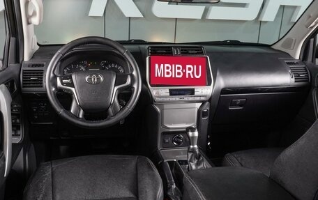 Toyota Land Cruiser Prado 150 рестайлинг 2, 2017 год, 3 675 000 рублей, 6 фотография