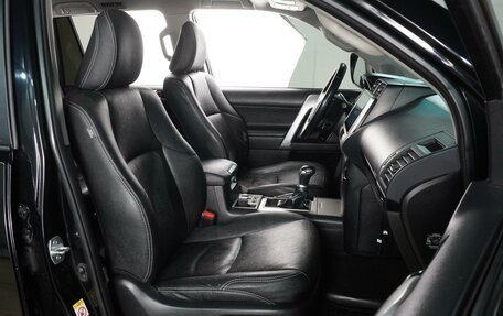 Toyota Land Cruiser Prado 150 рестайлинг 2, 2017 год, 3 675 000 рублей, 8 фотография