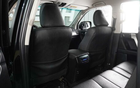 Toyota Land Cruiser Prado 150 рестайлинг 2, 2017 год, 3 675 000 рублей, 11 фотография