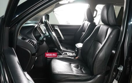 Toyota Land Cruiser Prado 150 рестайлинг 2, 2017 год, 3 675 000 рублей, 10 фотография