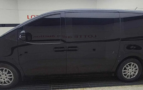 Hyundai Staria, 2021 год, 2 470 000 рублей, 7 фотография