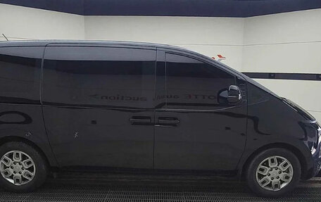Hyundai Staria, 2021 год, 2 470 000 рублей, 8 фотография