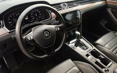 Volkswagen Passat B8 рестайлинг, 2018 год, 2 329 000 рублей, 15 фотография