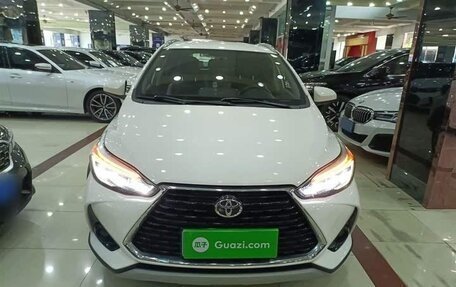 Toyota Yaris XP150 рестайлинг, 2022 год, 1 300 000 рублей, 2 фотография