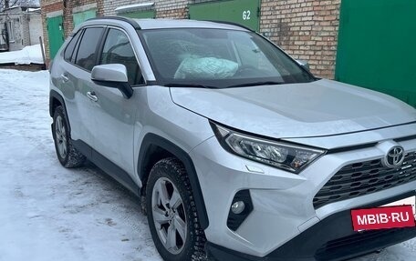 Toyota RAV4, 2021 год, 2 050 000 рублей, 3 фотография