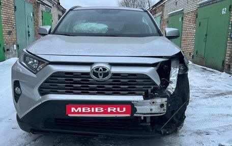 Toyota RAV4, 2021 год, 2 050 000 рублей, 2 фотография