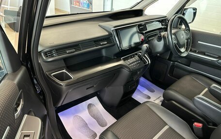 Honda Stepwgn IV, 2015 год, 2 179 000 рублей, 12 фотография