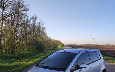 Mitsubishi Colt VI рестайлинг, 2002 год, 390 000 рублей, 2 фотография