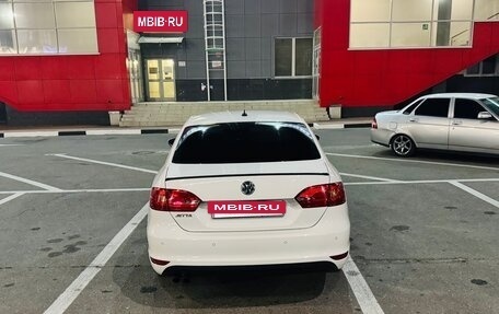 Volkswagen Jetta VI, 2013 год, 1 255 000 рублей, 3 фотография