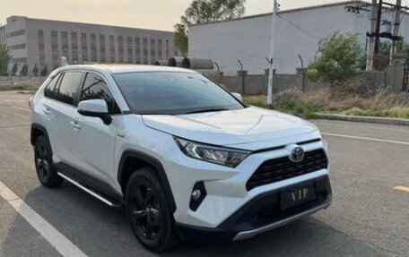 Toyota RAV4, 2022 год, 3 350 000 рублей, 3 фотография