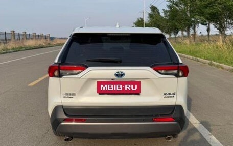 Toyota RAV4, 2022 год, 3 350 000 рублей, 5 фотография