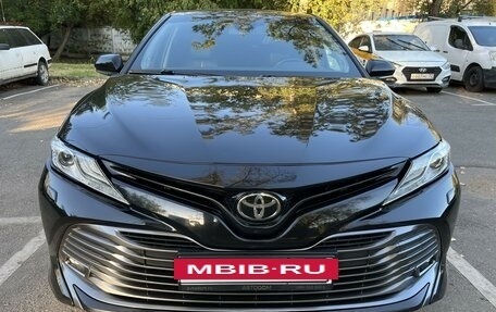 Toyota Camry, 2019 год, 3 050 000 рублей, 2 фотография