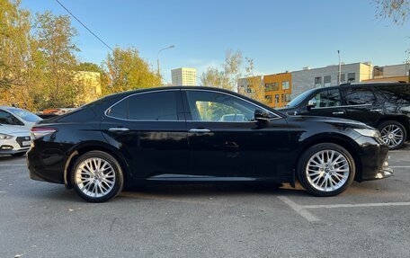 Toyota Camry, 2019 год, 3 050 000 рублей, 10 фотография
