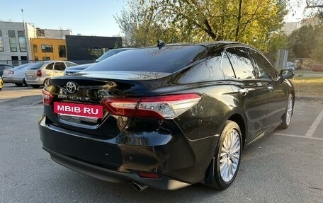 Toyota Camry, 2019 год, 3 050 000 рублей, 4 фотография