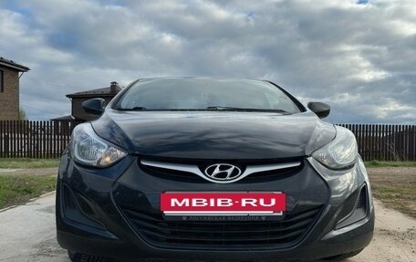 Hyundai Elantra V, 2014 год, 900 000 рублей, 2 фотография