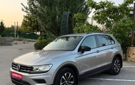 Volkswagen Tiguan II, 2019 год, 2 800 000 рублей, 1 фотография
