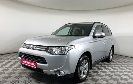 Mitsubishi Outlander III рестайлинг 3, 2013 год, 1 398 000 рублей, 1 фотография