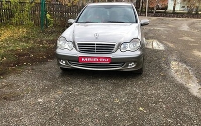 Mercedes-Benz C-Класс, 2004 год, 570 000 рублей, 1 фотография