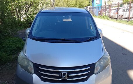 Honda Freed I, 2010 год, 950 000 рублей, 1 фотография