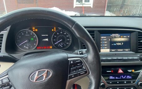Hyundai Elantra VI рестайлинг, 2017 год, 1 200 000 рублей, 5 фотография