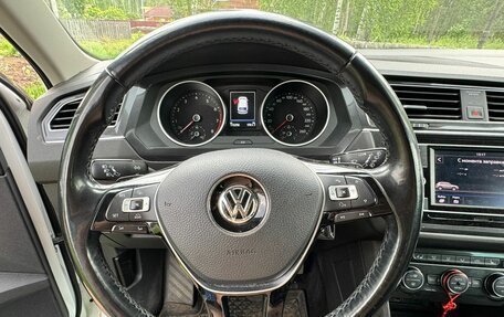 Volkswagen Tiguan II, 2017 год, 2 600 000 рублей, 2 фотография