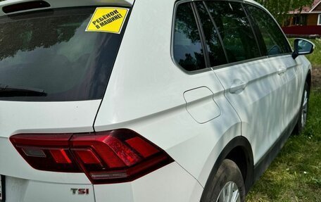 Volkswagen Tiguan II, 2017 год, 2 600 000 рублей, 3 фотография