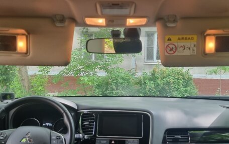 Mitsubishi Outlander III рестайлинг 3, 2018 год, 2 200 000 рублей, 7 фотография