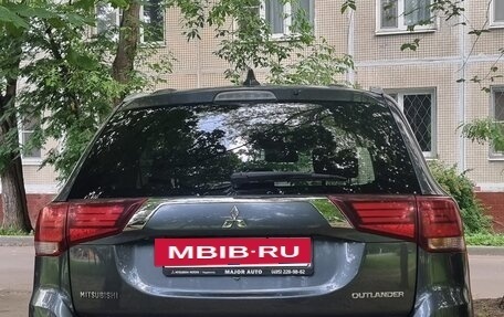 Mitsubishi Outlander III рестайлинг 3, 2018 год, 2 200 000 рублей, 3 фотография