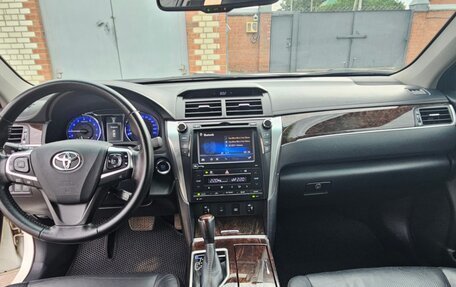Toyota Camry, 2017 год, 2 600 000 рублей, 8 фотография